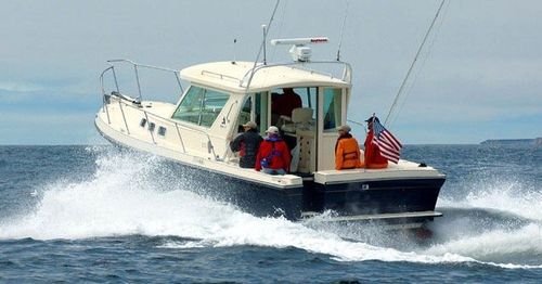 Быстроходный катер с внутренним мотором - 31 TOURNAMENT EXPRESS - Albin Marine - дизельный / с рулевой рубкой / для спортивной рыбалки