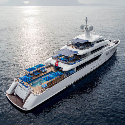Круизная мега-яхта - SEASENSE - Benetti - с рулевой рубкой / 6 кают / с бассейном