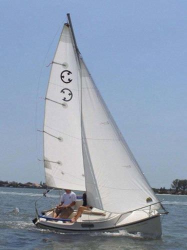 Парусник дэйсэйлер - COM PAC LEGACY - Com-Pac Yachts - 2 спальных места / передвижной