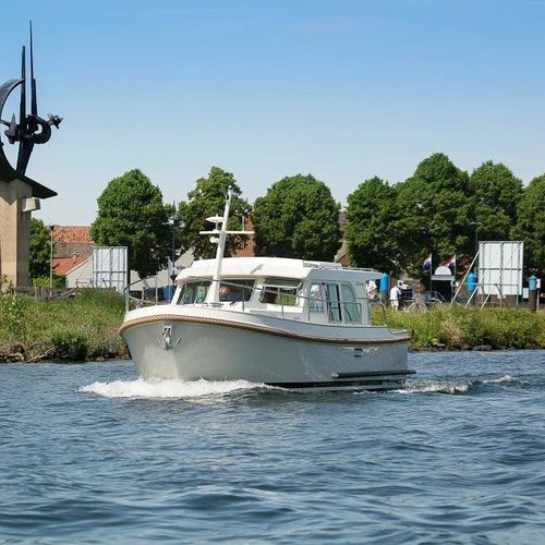Быстроходный катер с внутренним мотором - Grand Sturdy 35.0 SEDAN - Linssen Yachts B.V. - дизельный / хардтоп / речной