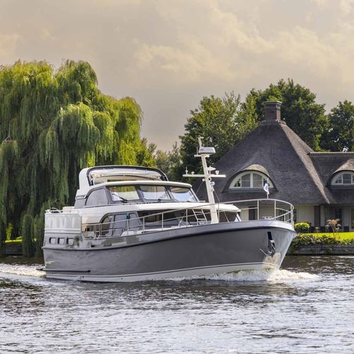 Круизная моторная яхта - 55 SL AC Variotop® - Linssen Yachts B.V. - с флайбриджем / с рулевой рубкой / 3 каюты