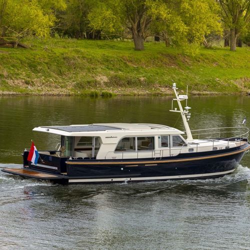 Круизная моторная яхта - Sturdy 500 Sedan - Linssen Yachts B.V. - с рулевой рубкой / 2 каюты / 4 спальных места