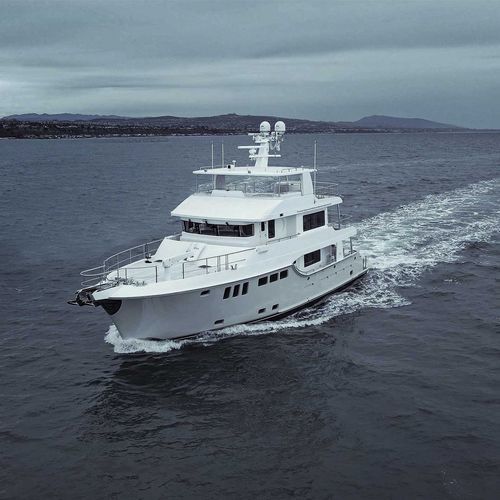 Круизная моторная яхта - 80 - Nordhavn - с флайбриджем