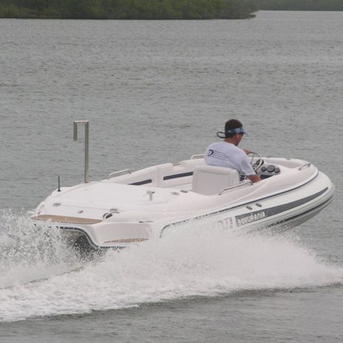 Надувная лодка с внутренним мотором - Equator Series 500 	 - Novurania - дизельная / полужесткая / открытая