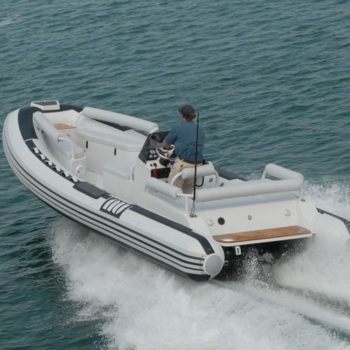 Реактивная надувная лодка - Launch Series 750 - Novurania - с поворотно-откидной колонкой / дизельная / полужесткая