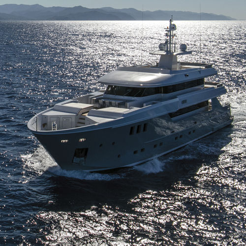 Круизная супер-яхта - 115' SD ELEGANT  - Otam - традиционная / с рулевой рубкой / 5 кают