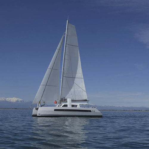Парусная яхта катамаран - 53 - CATANA - крупная круизная / 3 каюты / 4 каюты