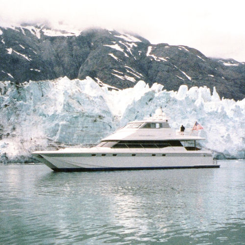 Моторная яхта катамаран - NORTHSTAR - Warwick Yacht Design - круизная / с закрытым флайбриджем / корпус глиссирующего типа