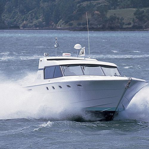 Круизная моторная яхта - ACE - Warwick Yacht Design - спортивная / хардтоп / корпус водоизмещающего типа