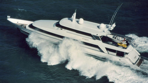 Круизная моторная яхта - AKHALIQ - Warwick Yacht Design - с приподнятой рулевой рубкой / корпус водоизмещающего типа