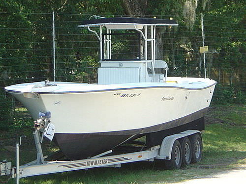 Открытый катер с внутренним мотором - 26' Sport Fish - Newton Boats - с дизельным двигателем / с центральной консолью / для спортивной рыбалки