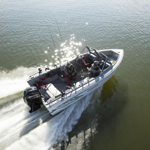 Судно для плавания в закрытых водах c подвесным мотором - 202 Offshore - Smoker Craft - с двойной консолью / для спортивной рыбалки / макс. 6 человек