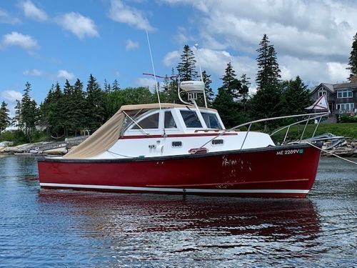 Прогулочный катер с каютой с внутренним мотором - Ellis 24 Express Cruiser - Ellis Boat - дизельный / с рулевой рубкой / круизный