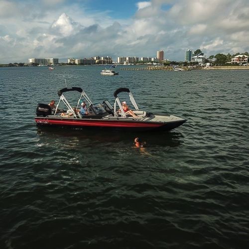 Палубная лодка c подвесным мотором - Super Lounge Easy - SeaArk Boats - открытая / с двойной консолью / для водных лыж