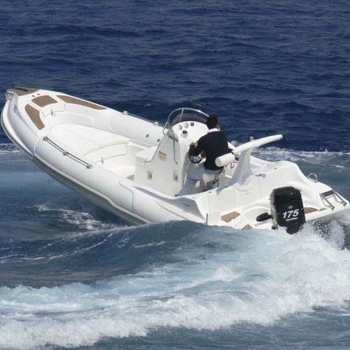 Надувная лодка c подвесным мотором - SPIRIT 650 - Mostro - полужесткая / с центральной консолью / макс. 8 человек