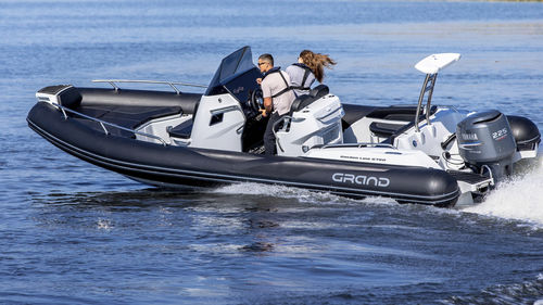 Надувная лодка c подвесным мотором - G750 - GRAND Inflatable Boats - полужесткая / открытая / с центральной консолью
