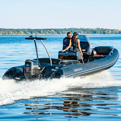 Надувная лодка c подвесным мотором - G650 - GRAND Inflatable Boats - полужесткая / открытая / с центральной консолью