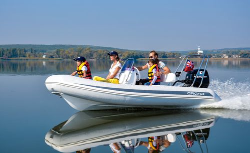 Надувная лодка c подвесным мотором - S420N - GRAND Inflatable Boats - жесткий корпус / открытая / спортивная