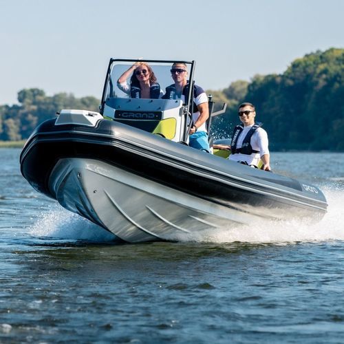Надувная лодка c подвесным мотором - D600 LUX - GRAND Inflatable Boats - полужесткая / открытая / с центральной консолью