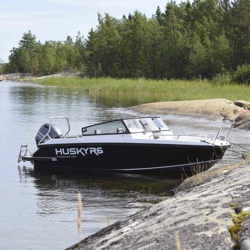Небольшой катер c подвесным мотором - HUSKY R6 - Finnmaster Boats Oy - с двойной консолью / боурайдер / открытый