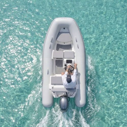 Надувная лодка c подвесным мотором - 12 VSX - AB Inflatables - полужесткая / открытая / с боковой консолью
