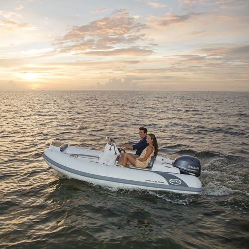 Надувная лодка c подвесным мотором - Generation 360 DLX - Walker Bay Boats - полужесткая / с центральной консолью / открытая