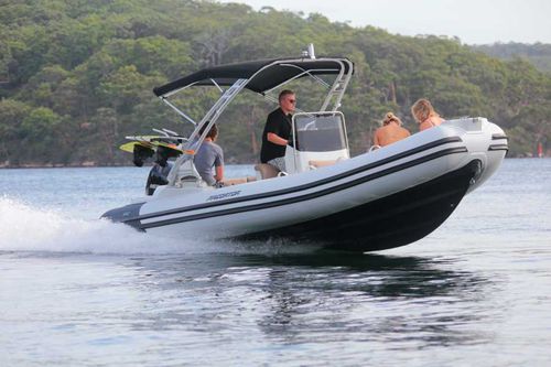 Надувная лодка c подвесным мотором - Predator 650 Touring - ITALBOATS - полужесткая / открытая / с центральной консолью