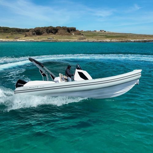 Надувная лодка c подвесным мотором - Predator 700 Touring - ITALBOATS - полужесткая / открытая / с центральной консолью