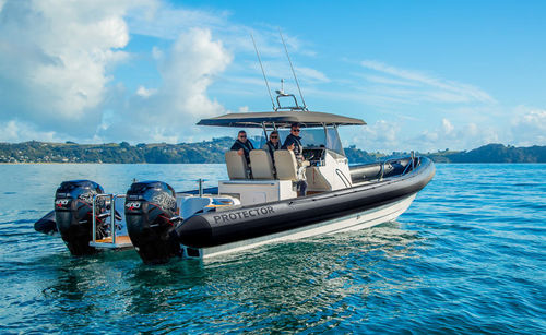 Надувная лодка c подвесным мотором - 380 CHASE - Rayglass Boats - двухмоторная / с центральной консолью / открытая