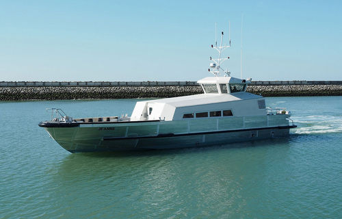 Профессиональный катер судно для транспортировки персонала - JEANNE - Chantier Naval Delavergne - с внутренним мотором / из стекловолокна / из алюминия