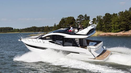Быстроходный катер с внутренним мотором - 470 SKYDECK - Galeon - двухмоторный / хардтоп / с флайбриджем
