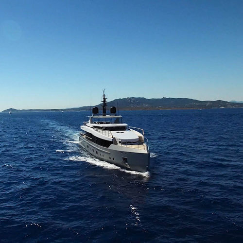 Круизная супер-яхта - M/Y TREMENDA - Admiral yachts - с флайбриджем / 5 кают / 10 спальных мест