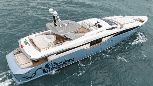 Круизная супер-яхта - M/Y FLYING DRAGON - Admiral yachts - с флайбриджем / 5 кают / корпус глиссирующего типа