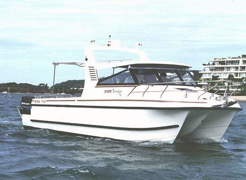 Быстроходный катер катамаран - 3100 - Noosa Cat Australia - c подвесным мотором / дизельный / 2 спальных места