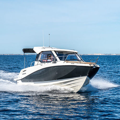 Прогулочный катер с каютой c подвесным мотором - Activ 705 Weekend - Quicksilver Boats - хардтоп / макс. 8 человек / 1 каюта