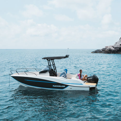Открытый катер c подвесным мотором - 705 Open - Quicksilver Boats - с центральной консолью / макс. 8 человек / с кабиной
