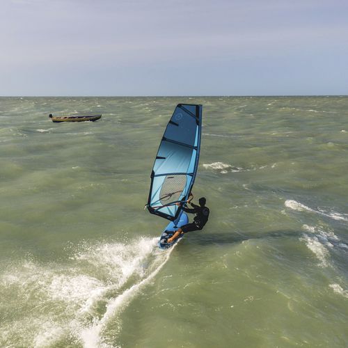 Парус для виндсерфинга для волн - COMBAT HD - NeilPryde Windsurfing - для прыжков / RDM / 4 латы