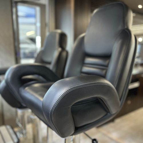 Сиденье пилот - P 416 F PRESIDENT - Besenzoni SpA - для яхты / с подлокотниками / регулируемое