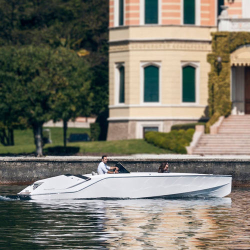 Небольшой катер c подвесным мотором - 740 Mirage Air - FRAUSCHER BOOTSWERFT - электрический / открытый / с центральной консолью