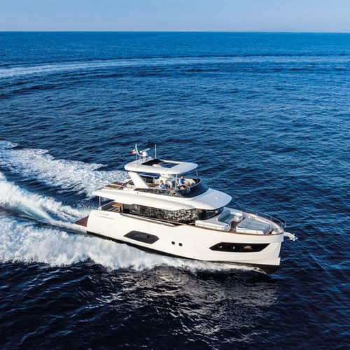 Круизная моторная яхта - NAVETTA 58 - Absolute Yachts - траулер / с флайбриджем / POD IPS