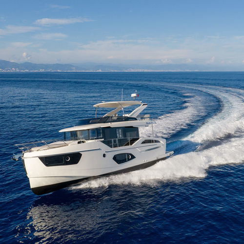 Быстроходный катер с внутренним мотором - Navetta 50 - Absolute Yachts - двухмоторный / с флайбриджем / POD IPS