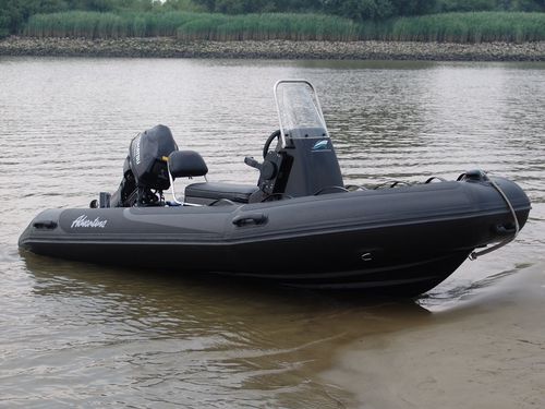 Надувная лодка c подвесным мотором - Vesta V-380 - Adventure Inflatable boats - полужесткая / с центральной консолью / открытая