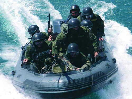 Профессиональный катер c подвесным мотором - R-495 - Adventure Inflatable boats - надувная лодка с полужестким корпусом