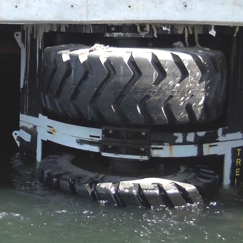Кранец для порта - WF series - Trelleborg Marine and Infrastructure - для пирса / колесо / Дропстич