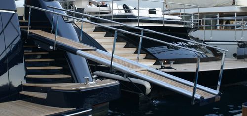 Мосток для яхты - ALTAIR  - Sanguineti Chiavari produzione articoli nautici s. - телескопический / моторизованный