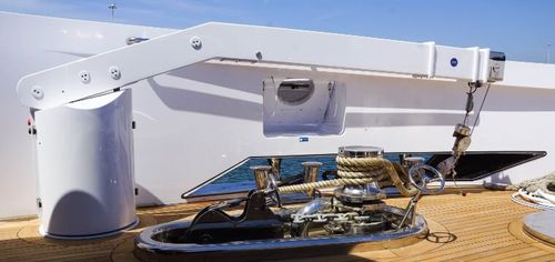 Подъемный кран для яхты - Sanguineti Chiavari produzione articoli nautici s. - для палубы / на заказ