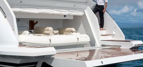 Подъемный кран для яхты - Sanguineti Chiavari produzione articoli nautici s. - шарнирный / гидравлический