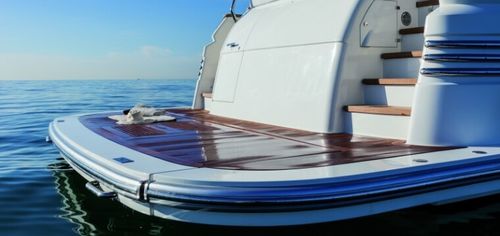Подъемная платформа - Sanguineti Chiavari produzione articoli nautici s. - для яхты / для вспомогательной шлюпки