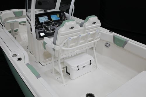 Открытый катер c подвесным мотором - 252 Explorer - Robalo - горючее / двухмоторный / с центральной консолью