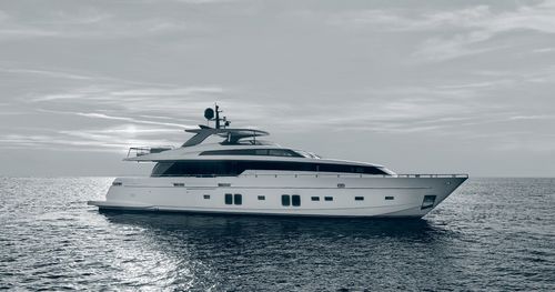 Спортивная супер-яхта - SL106 - Cantieri Navali San Lorenzo - с флайбриджем / 5 кают / 8 спальных мест